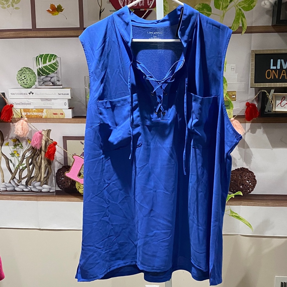 Lane Bryant Blue Textured Top size 26/28. Ptp is 29.